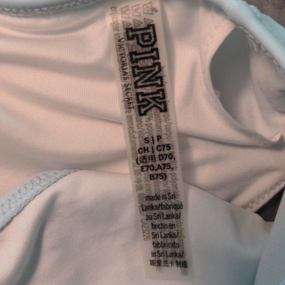 Victoria's Secret bikini - Picture 2 of 4